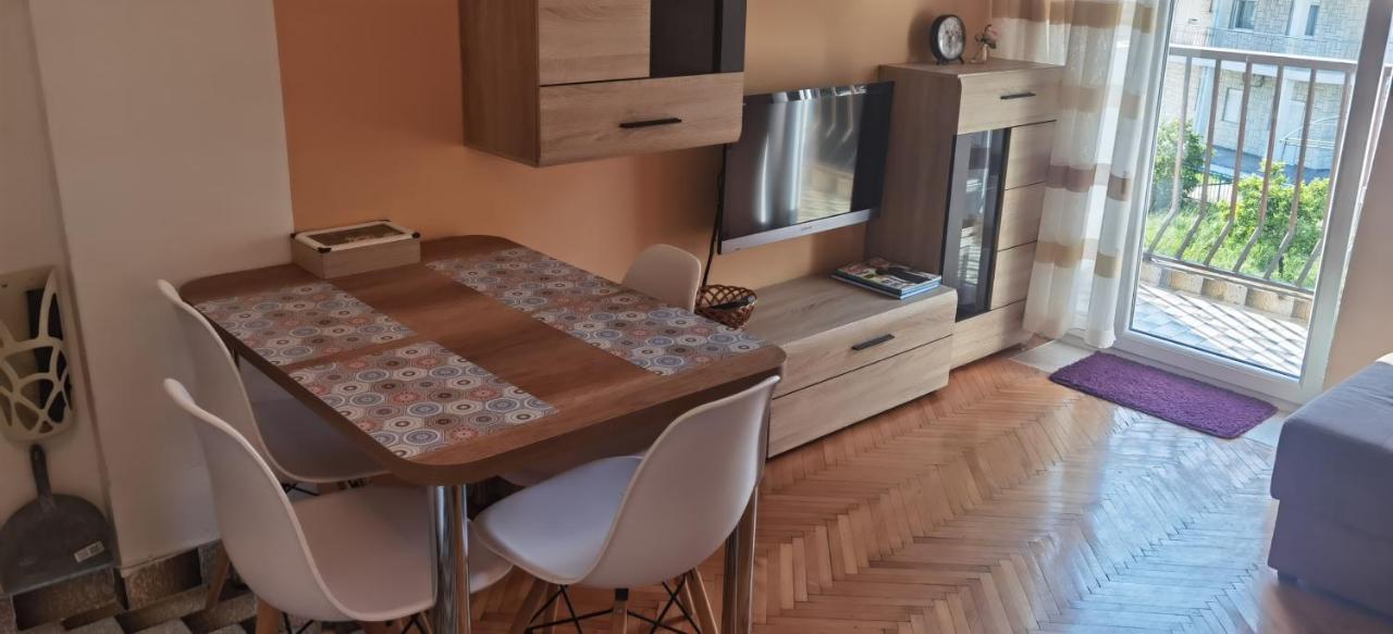 Dlx Apartman Adriatics Херцег Нови Екстериор снимка